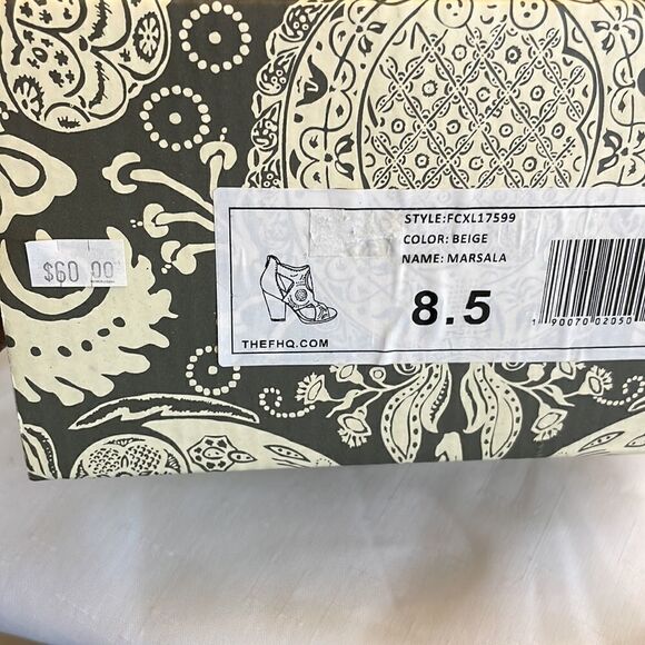 CHRISTIAN LACROIX BEIGE SHOOTIES.   NEW IN BOX - Picture 10 of 11